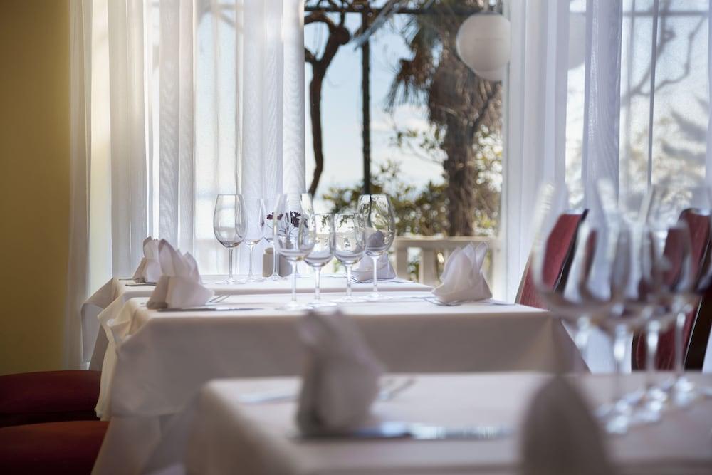Hotel Kristal - Liburnia أوباتيا المظهر الخارجي الصورة