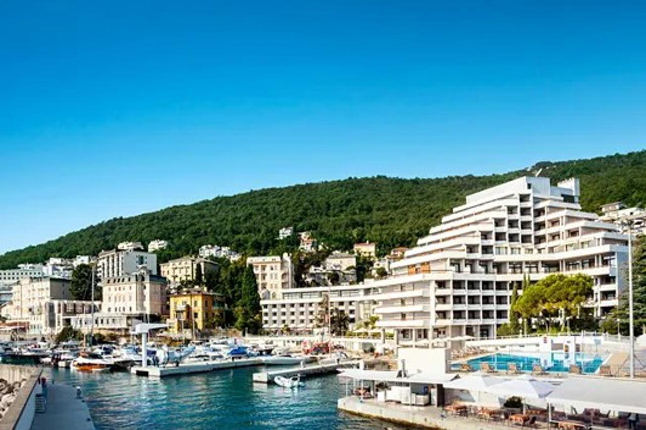Hotel Kristal - Liburnia أوباتيا المظهر الخارجي الصورة