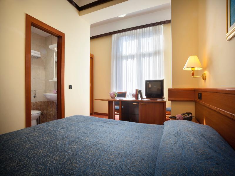 Hotel Kristal - Liburnia أوباتيا المظهر الخارجي الصورة