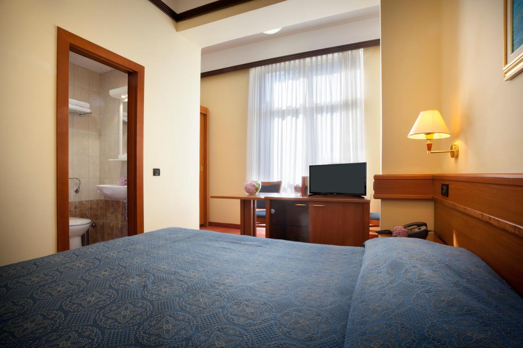 Hotel Kristal - Liburnia أوباتيا المظهر الخارجي الصورة