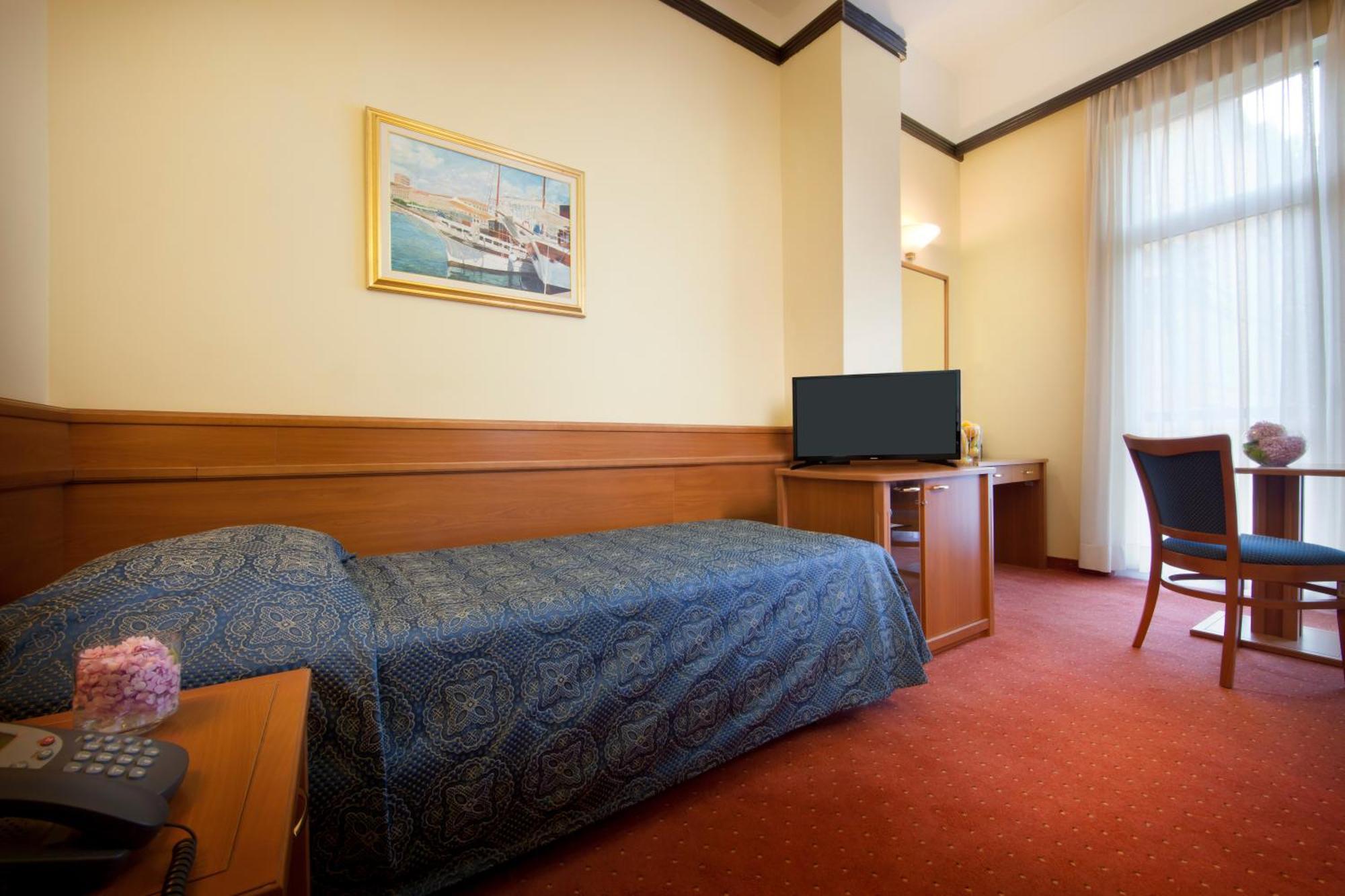 Hotel Kristal - Liburnia أوباتيا المظهر الخارجي الصورة