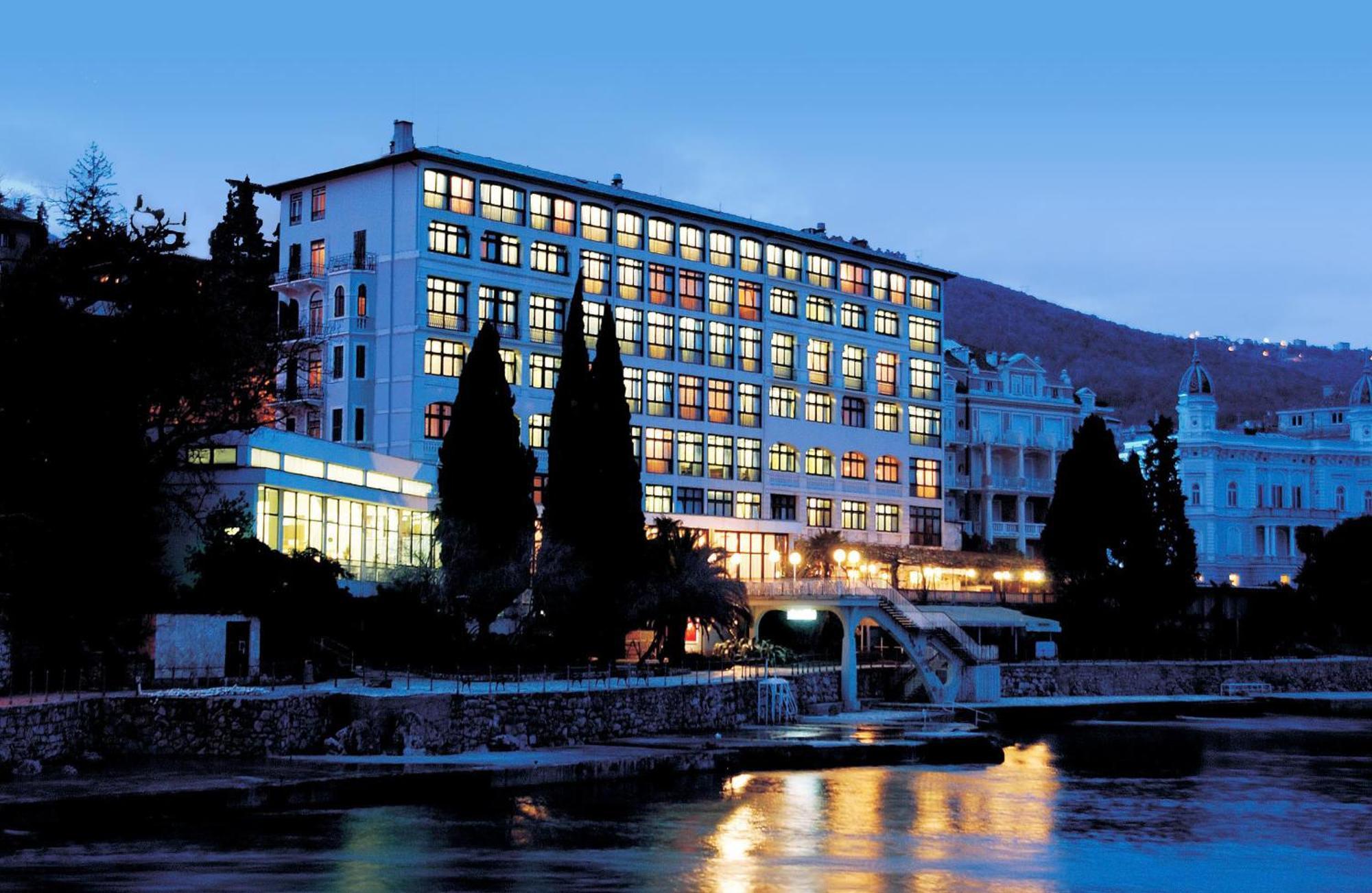 Hotel Kristal - Liburnia أوباتيا المظهر الخارجي الصورة