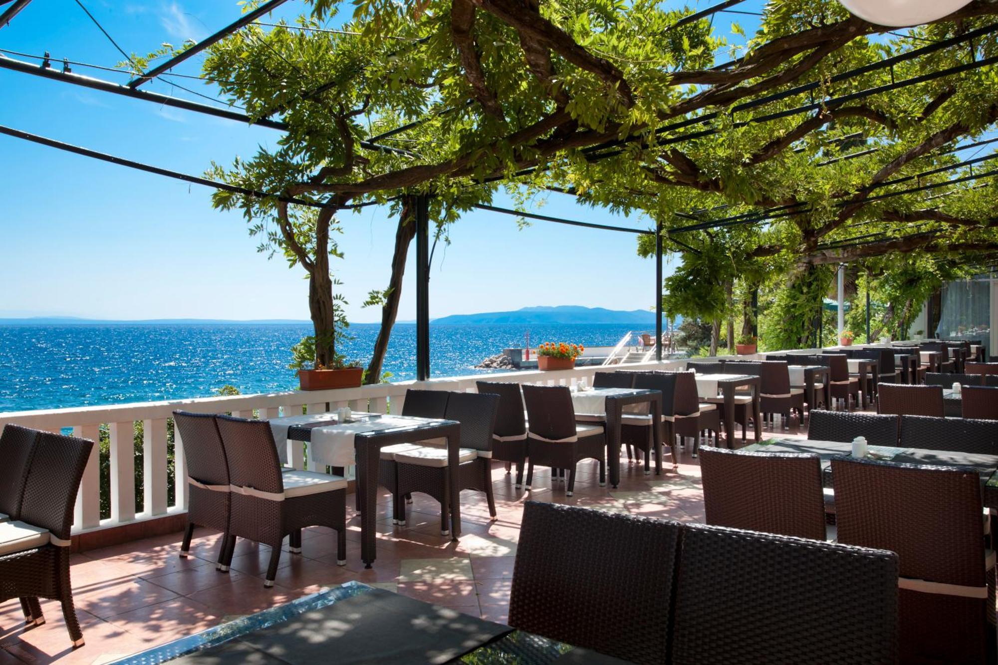 Hotel Kristal - Liburnia أوباتيا المظهر الخارجي الصورة