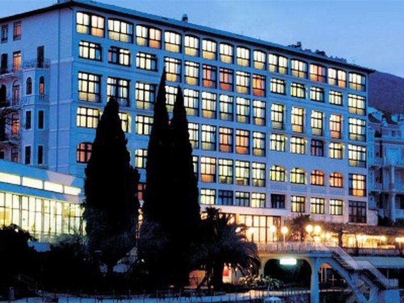 Hotel Kristal - Liburnia أوباتيا المظهر الخارجي الصورة